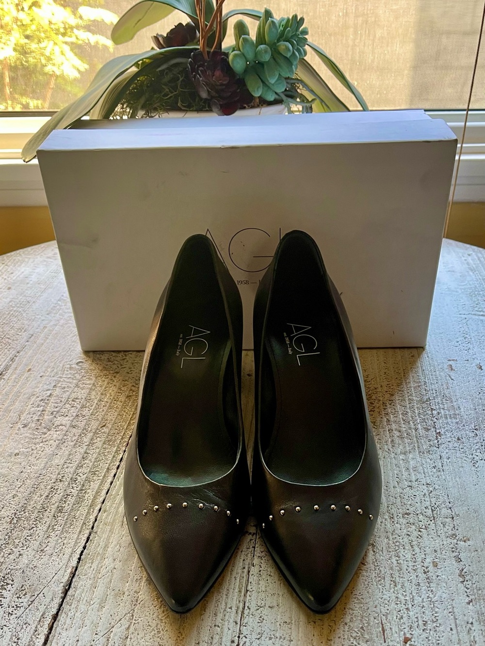NOR Black Pointed-Toe Studded Leather Pumps